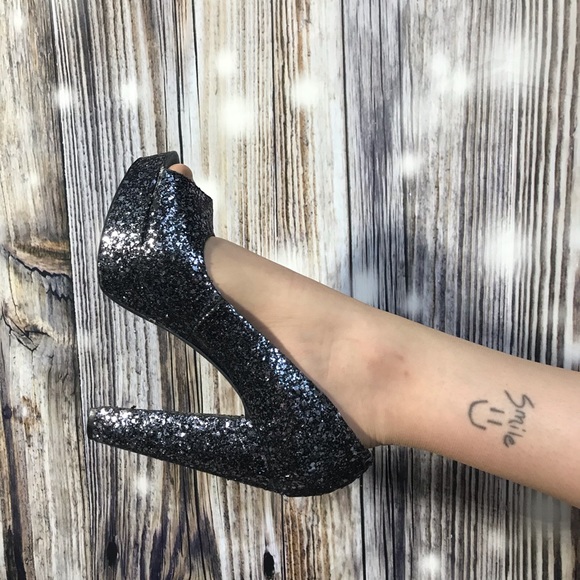 Steve Madden Shoes - Platform shoes by Steve Madden size 11